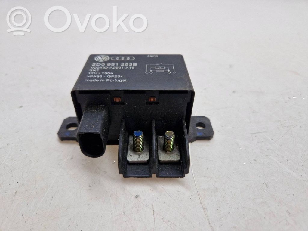 Volkswagen Touareg I Fuse module 