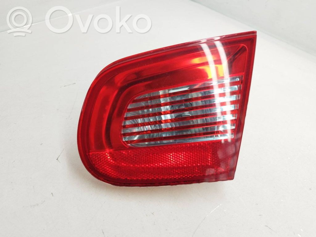 Volkswagen Eos Tailgate rear/tail lights 