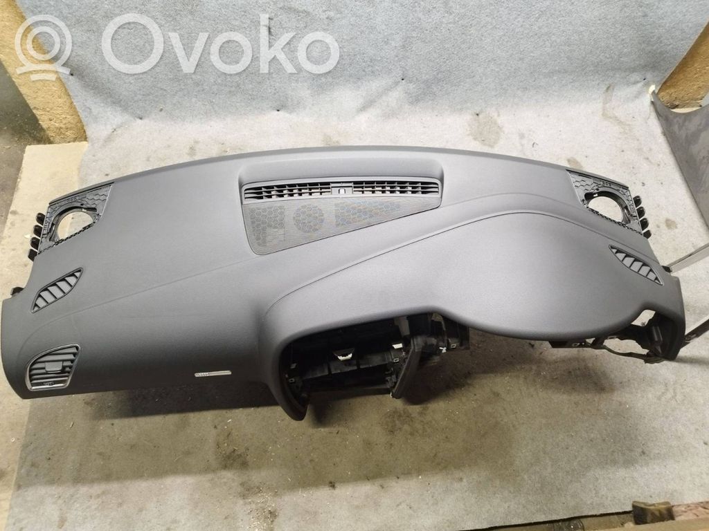 Audi A5 Sportback 8TA Panelė 