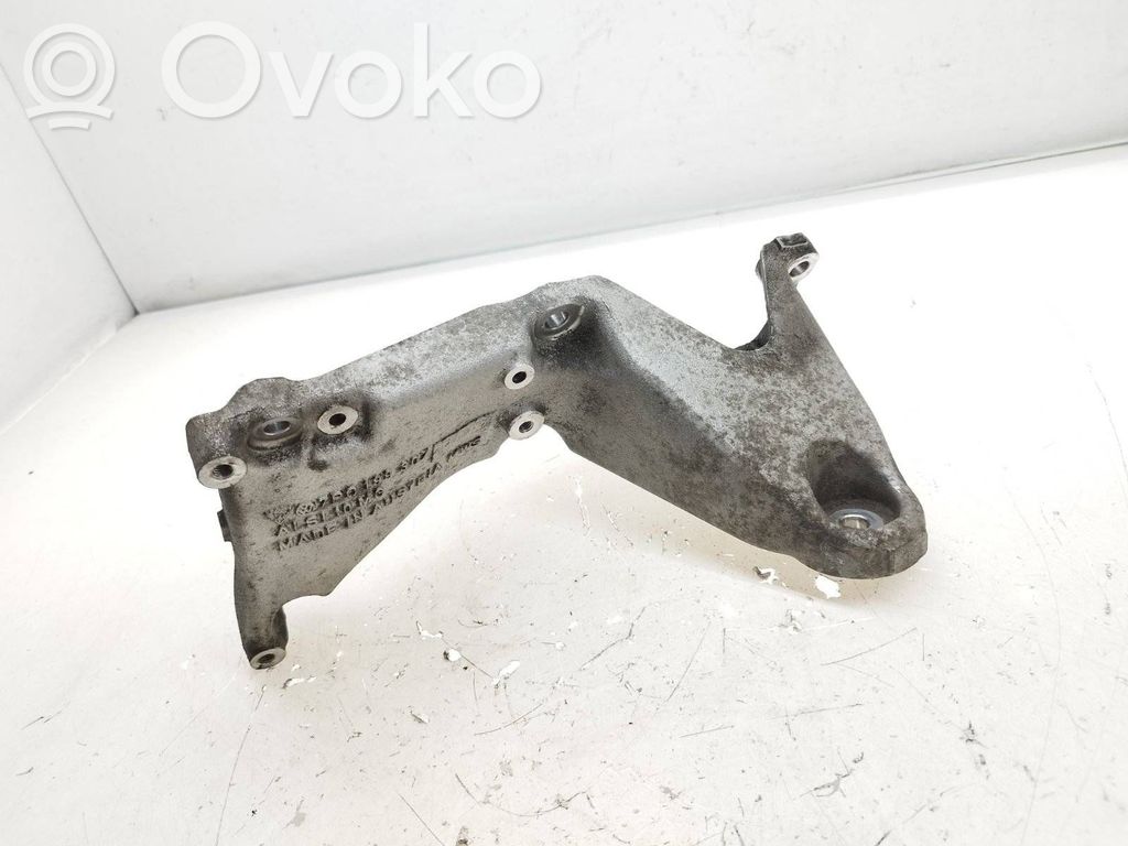 Volkswagen Touareg II Engine mounting bracket 