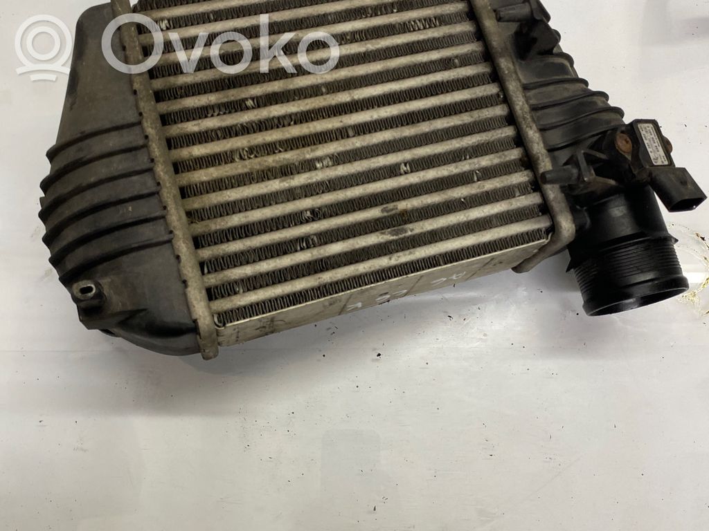 Audi A6 S6 C6 4F Interkūlerio radiatorius 