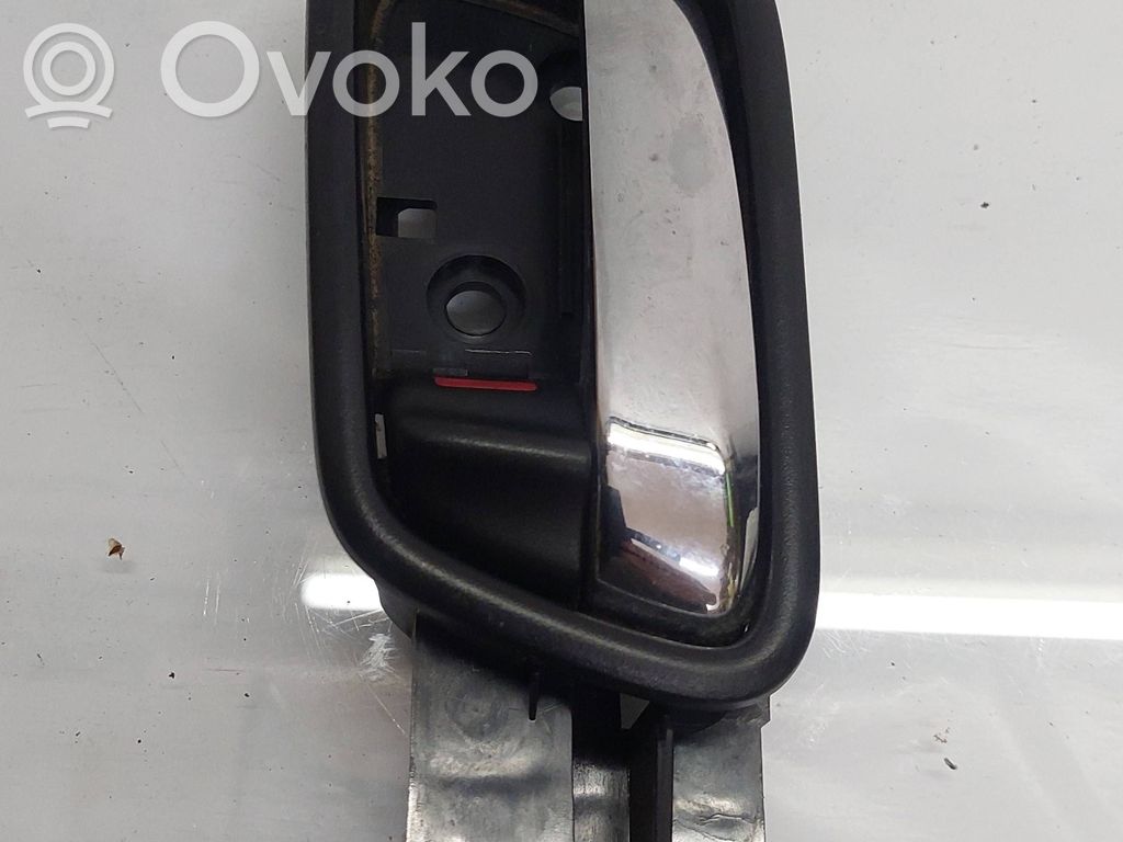 Honda CR-V Front door interior handle 