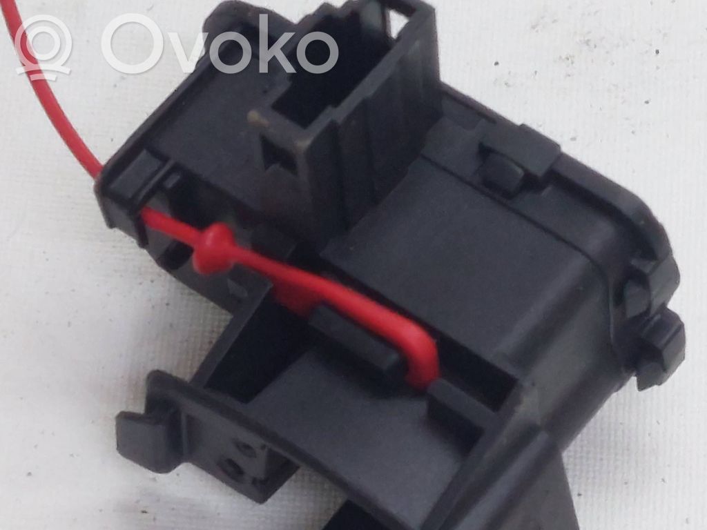 Audi A5 8T 8F Fuel tank cap lock 