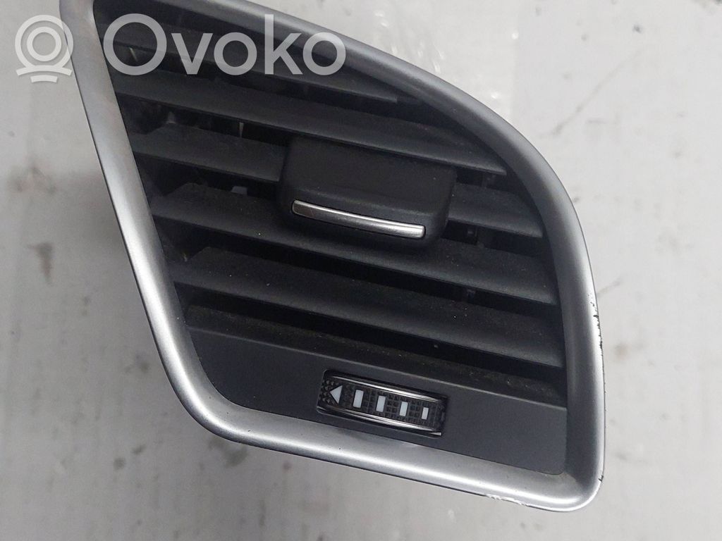 Audi A4 S4 B8 8K Šoninės oro grotelės 