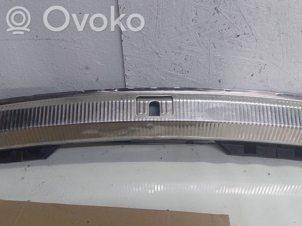 Audi A4 S4 B8 8K Osłona pasa bagażnika 