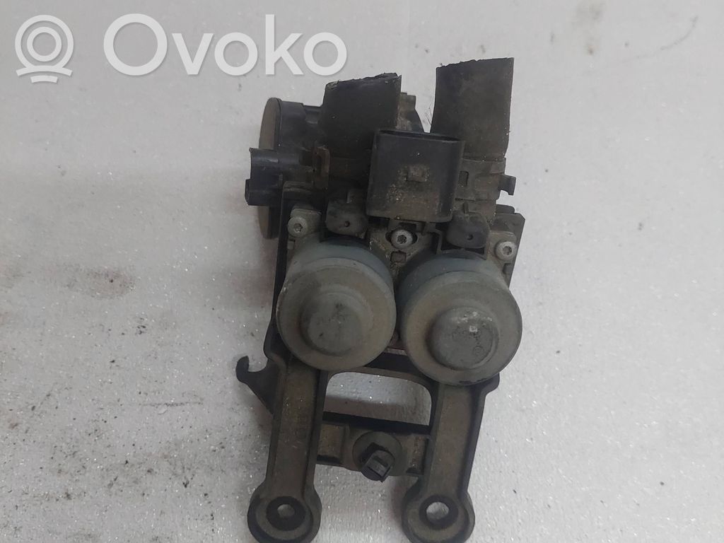 Zawór sterujący płynu chłodzącego   4F1959617B