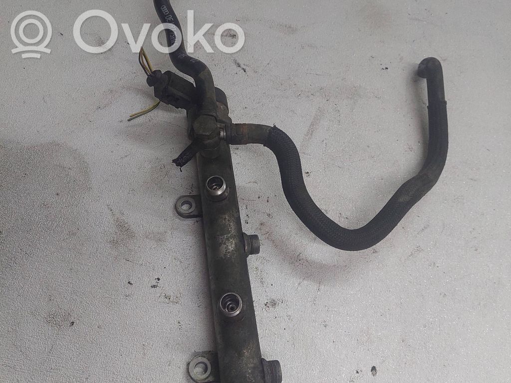 Audi A6 S6 C6 4F Rozdzielacz paliwa 