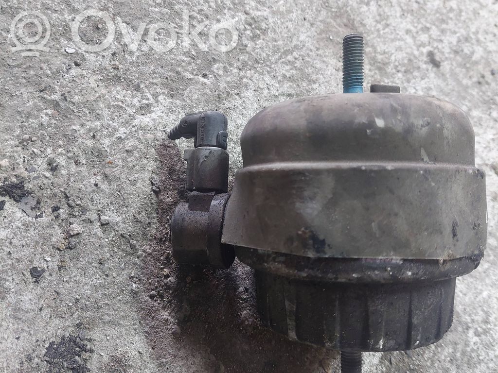Audi A6 S6 C6 4F Engine mount bracket 