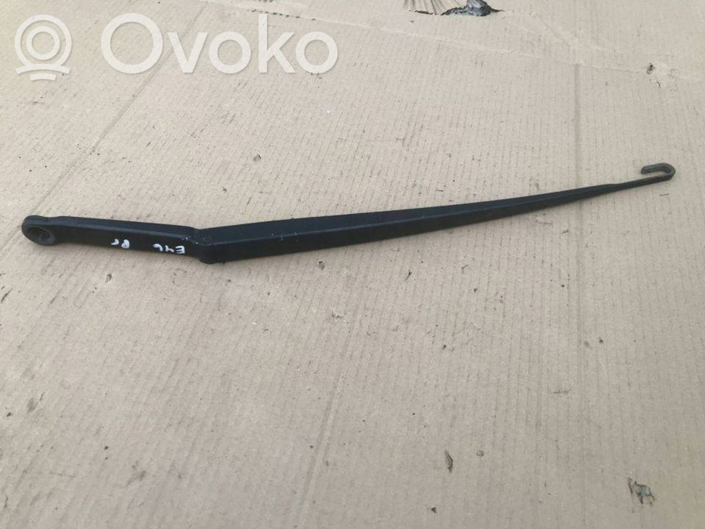 BMW 3 E46 Front wiper blade arm 