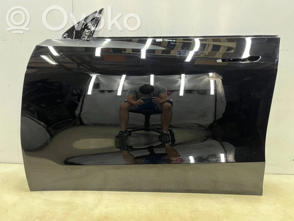 Tesla Model Y Priekinės durys 