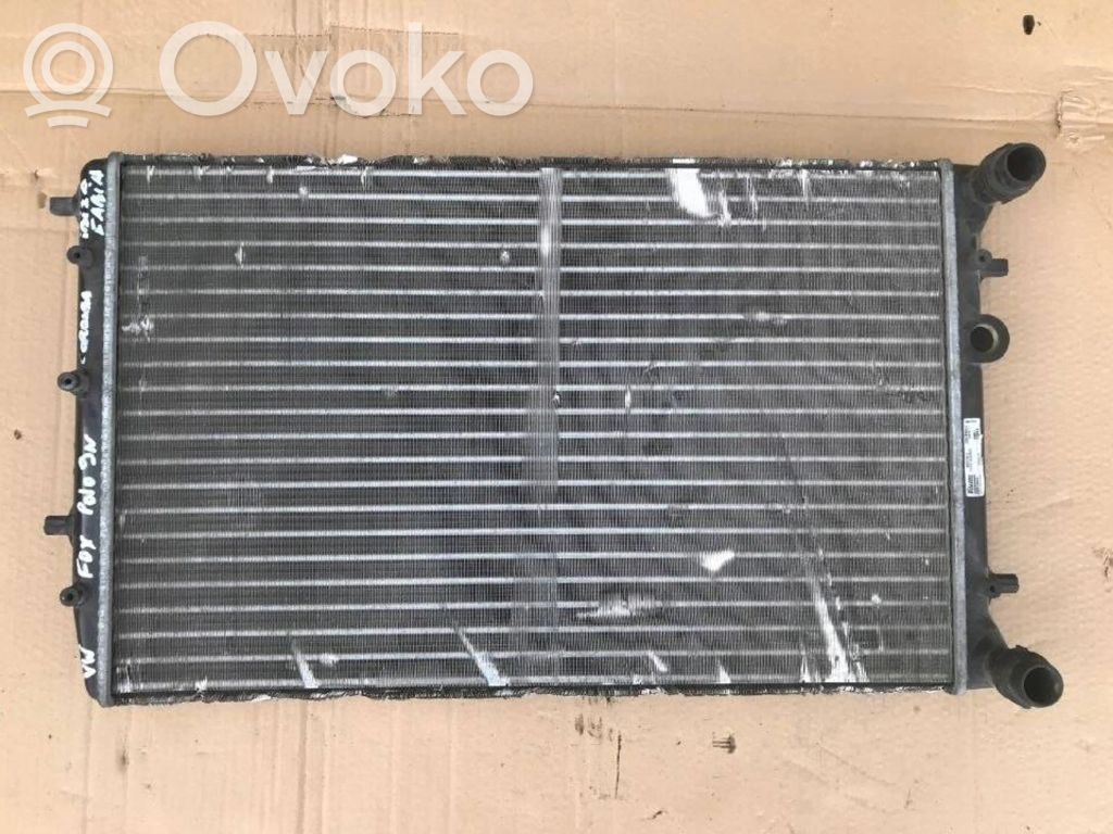 Volkswagen Polo IV 9N3 Dzesēšanas šķidruma radiators 