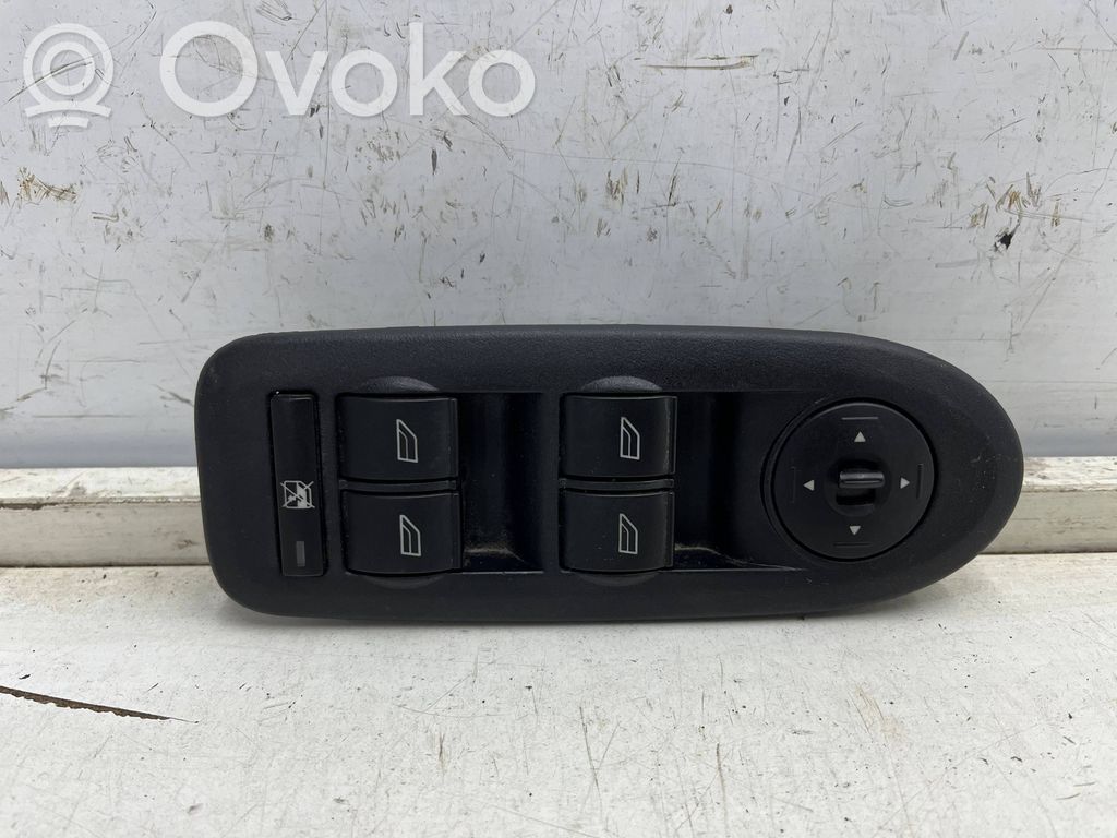 Ford C-MAX I Electric window control switch 