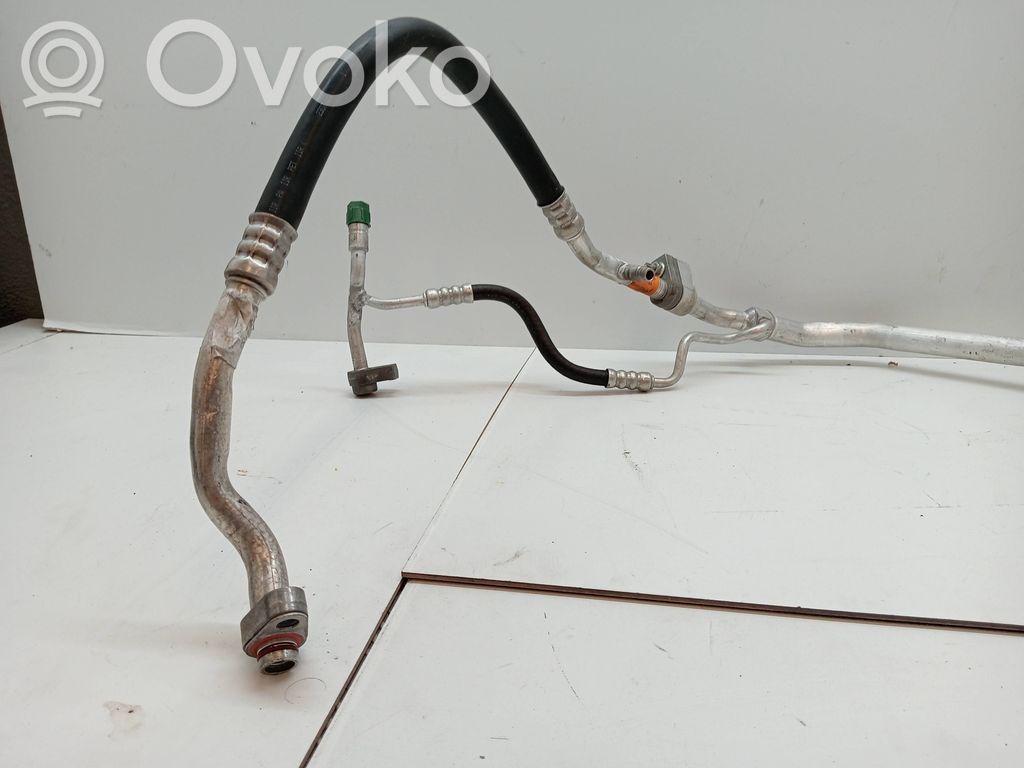 Ford Focus A/C-laitteen joustava liitosmuhvi 