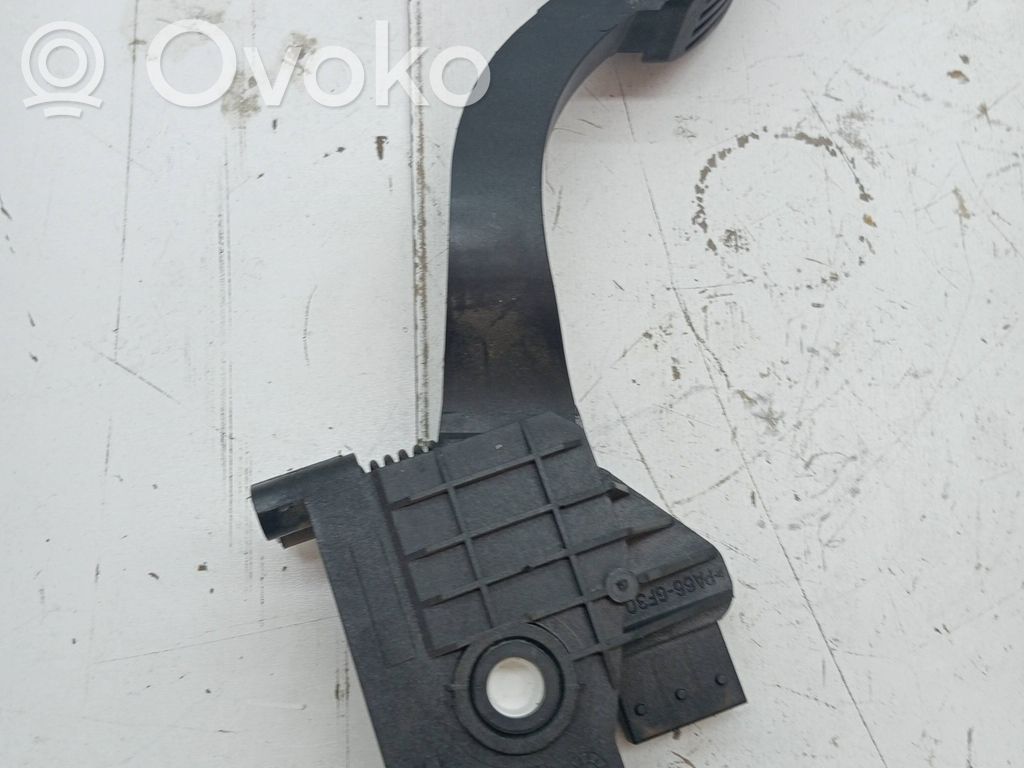 Accelerator throttle pedal   BS519725AA,1736827