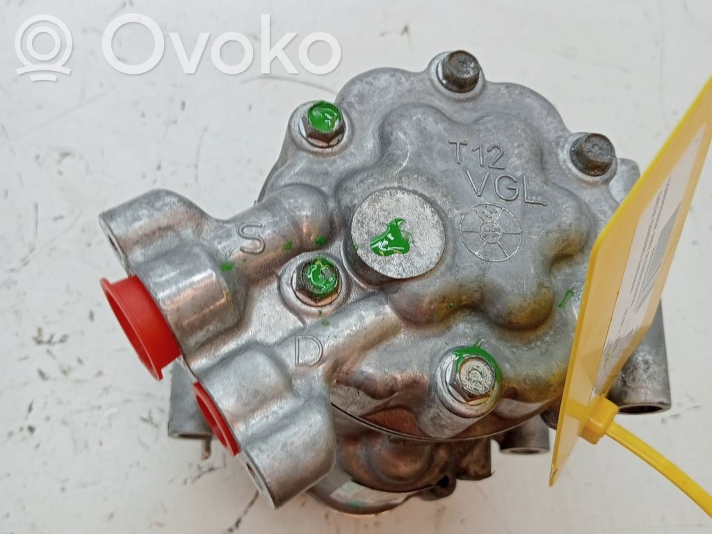 Klimakompressor Pumpe   7711497510