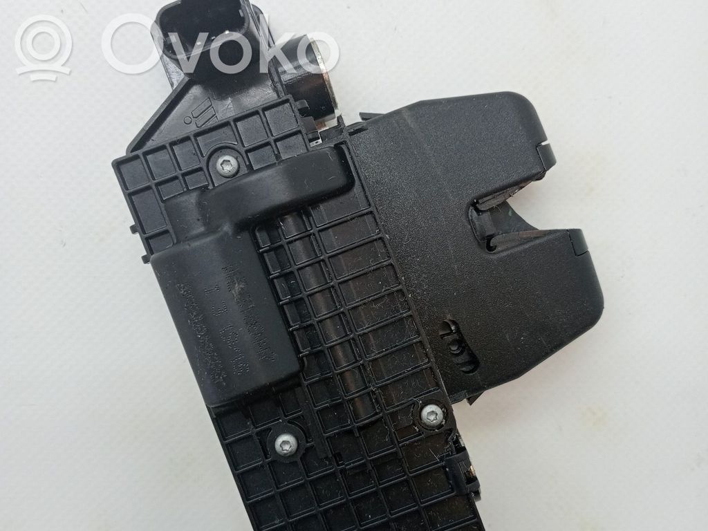 Tailgate lock latch   8719F8