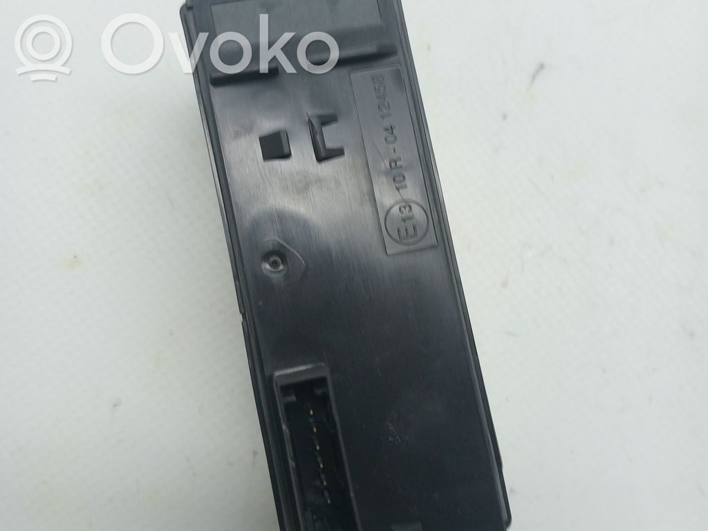 Unidad de control/módulo de carrocería central   F2GT18D816BD