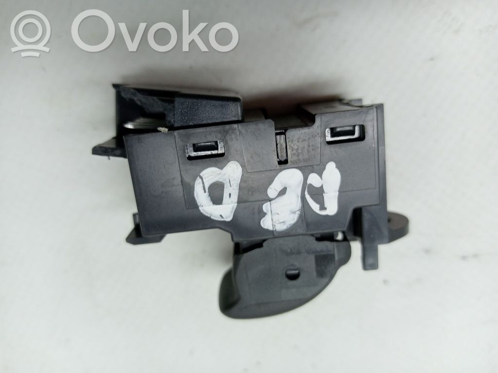 Interruptor del elevalunas eléctrico   31394850