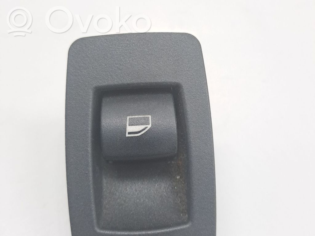 Przyciski szyb   15979804