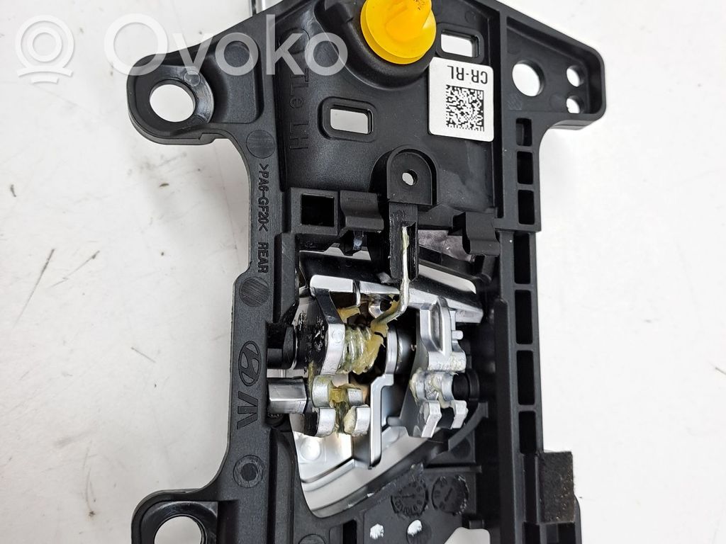 Manecilla interna puerta trasera   83610D7010VCS