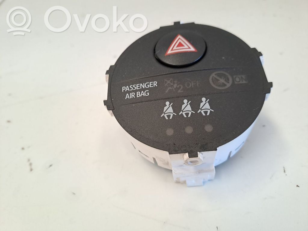 Schalter Warnblinkanlage   839500D100