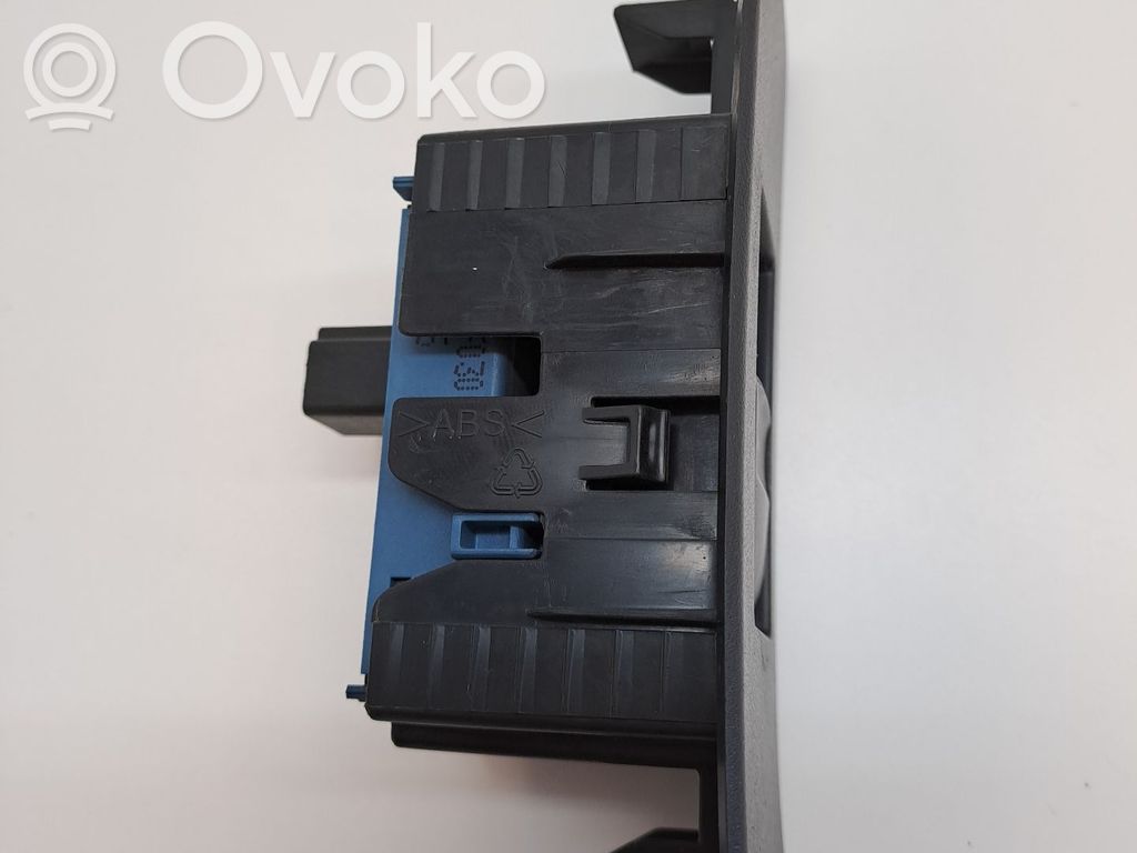 Interrupteur commade lève-vitre   848100F030