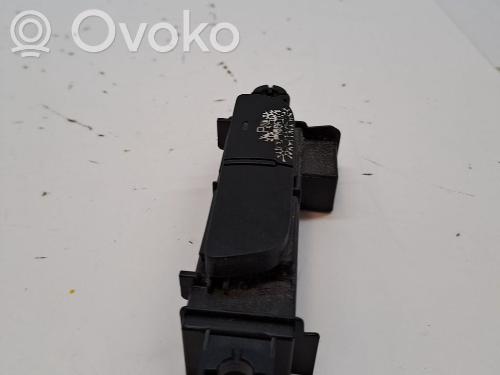 Central body control module   93310A2000,49D1C11400
