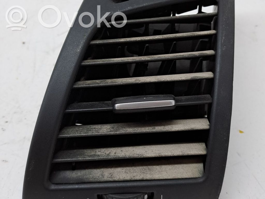 BMW 1 E82 E88 Loga gaisa režģis 