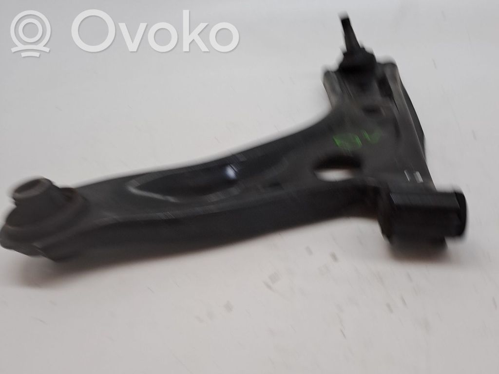 Peugeot 108 Basculă inferioară față 