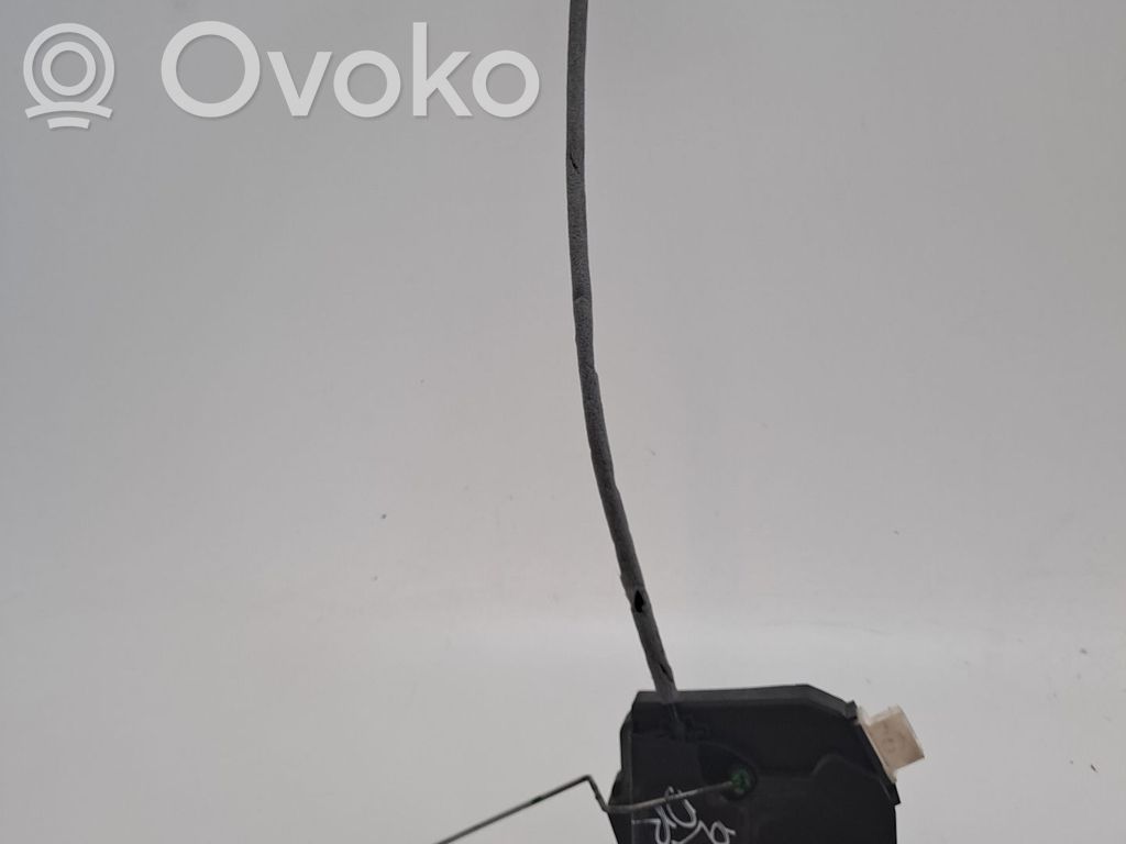 Front door lock   51212752596