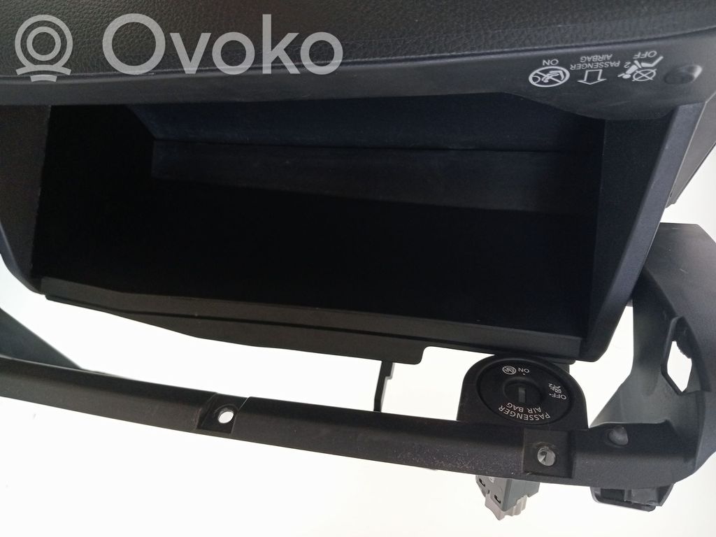 Guantera   685004KJ5A