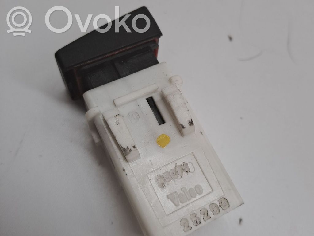 Nissan Qashqai Comutator lumini pericol 
