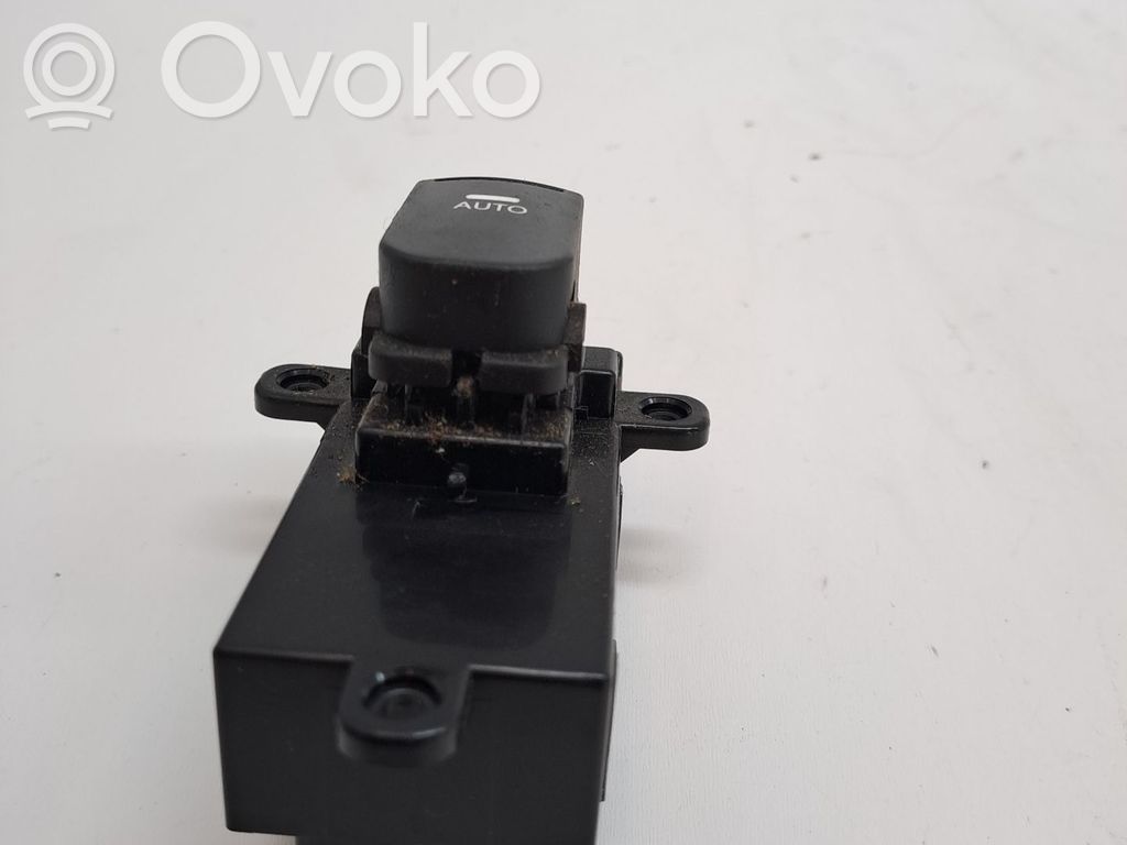 Electric window control switch   935802T010