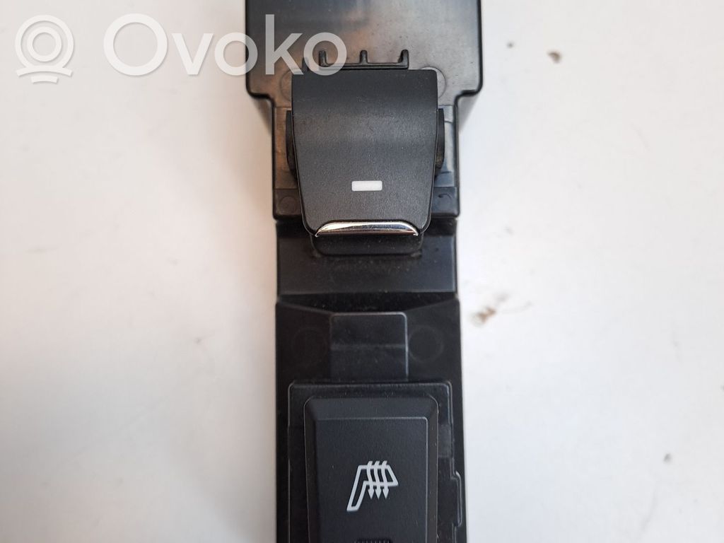 Interruptor del elevalunas eléctrico   93580D3100