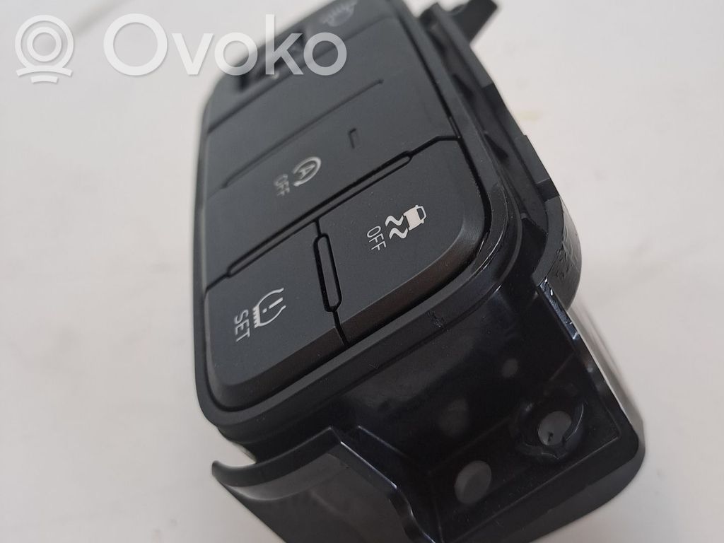 Hyundai i20 (PB PBT) Pulsanti/interruttori sul volante