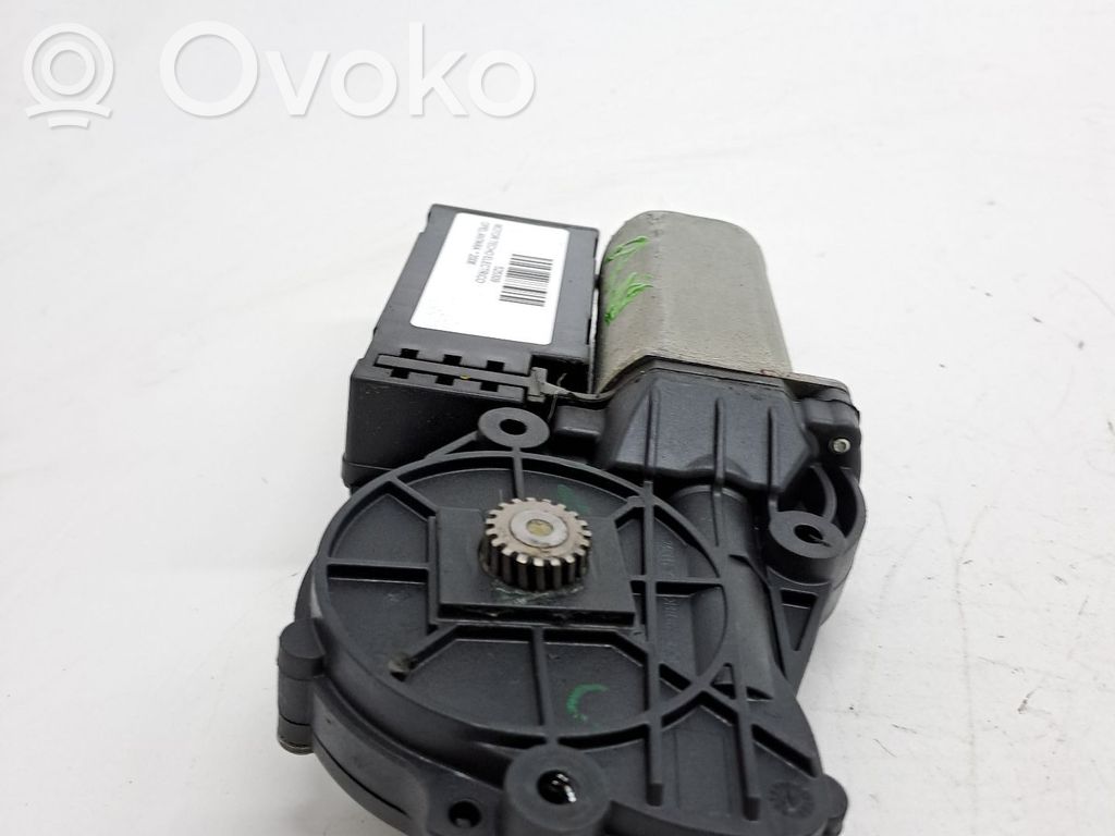 Opel Antara Instalacja szyberdachu elektrycznego 