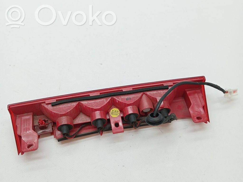 Kolmas/lisäjarruvalo   92700H8400
