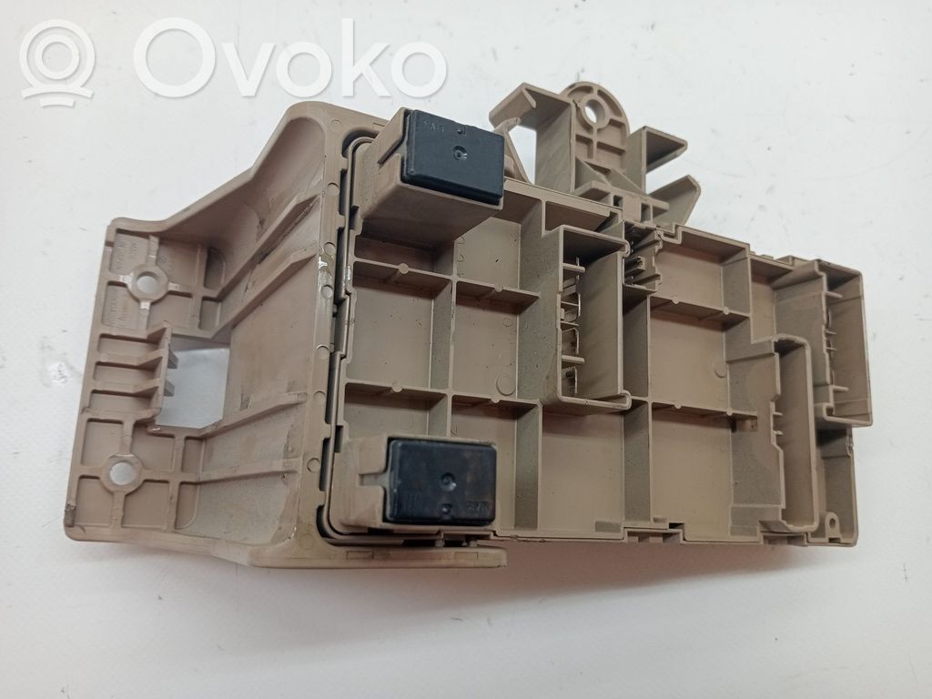 Módulo de fusible   82201AG041