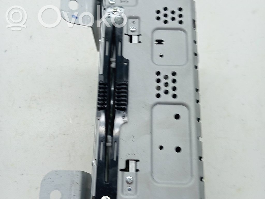 Radio/CD/DVD/GPS-pääyksikkö   EM2T19C107DG