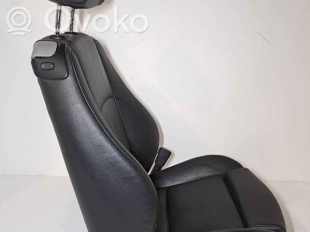 Front passenger seat   52107139032