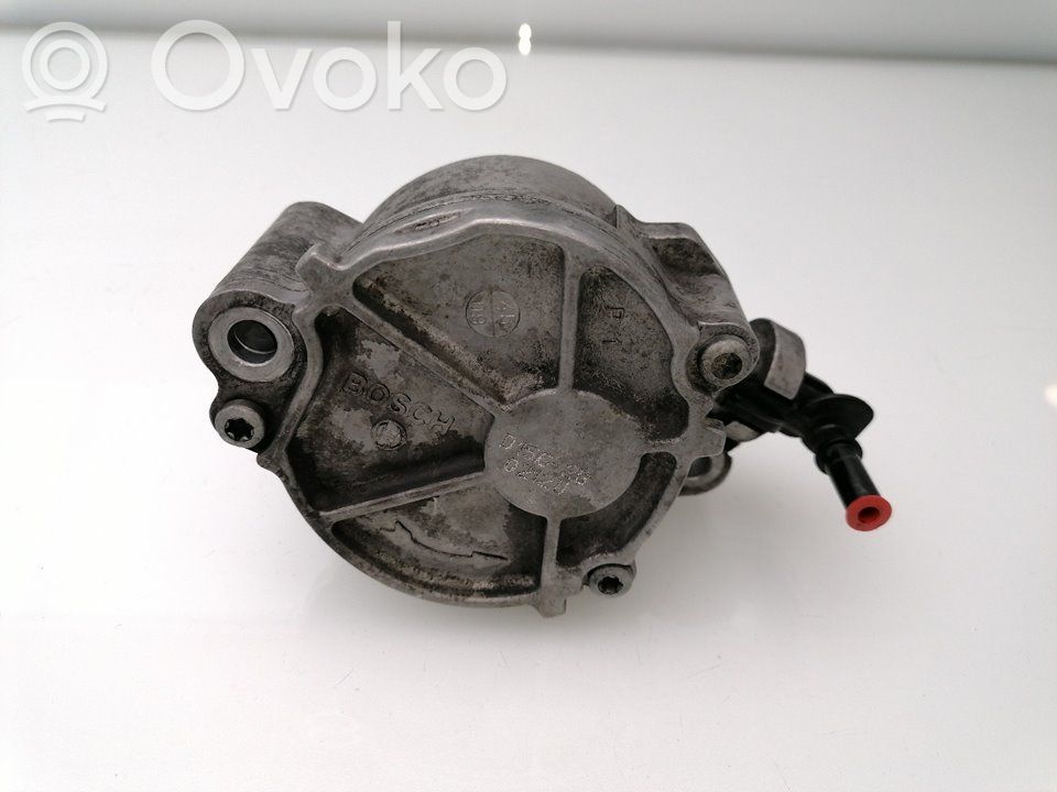 Vacuum pump   D1562B