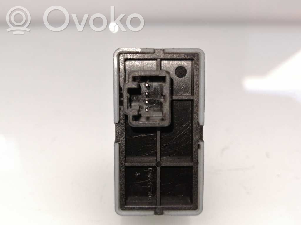 Nissan Qashqai+2 Interruptor de luz 