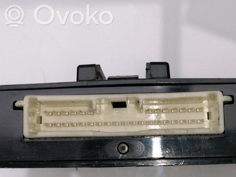 Mitsubishi L200 Central body control module 