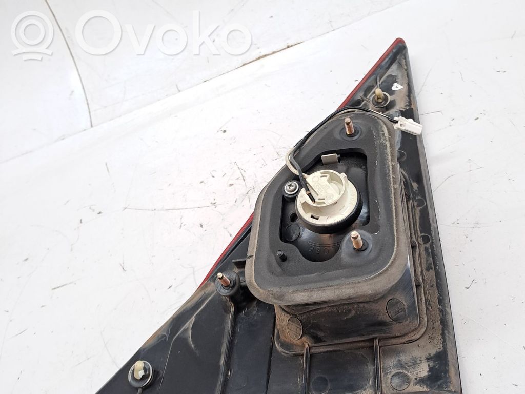 Bec lampă spate   8360121401