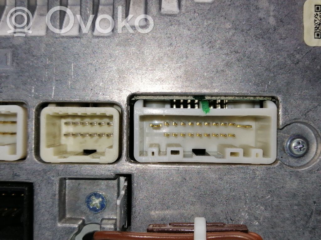 Subaru Legacy Panel / Radioodtwarzacz CD/DVD/GPS 