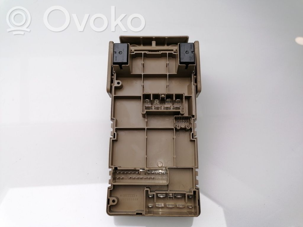 Módulo de fusible   LB101101B,82201FG010