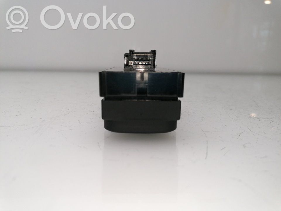 Electric window control switch   8V0959851A