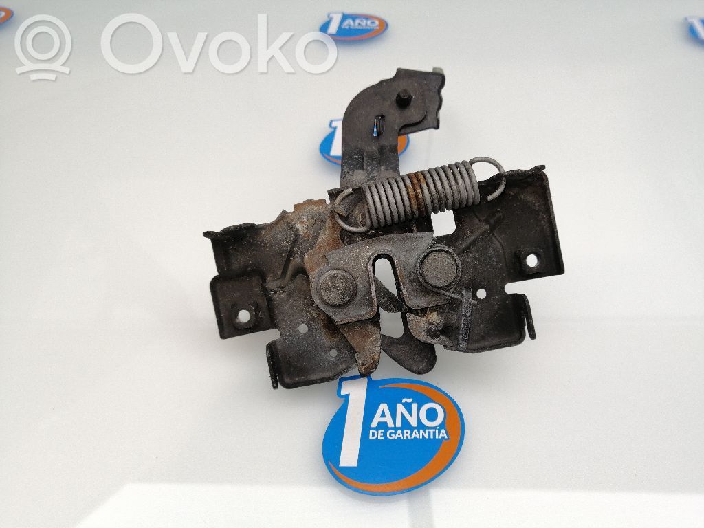 Mazda 3 I Tie down hook / loop 