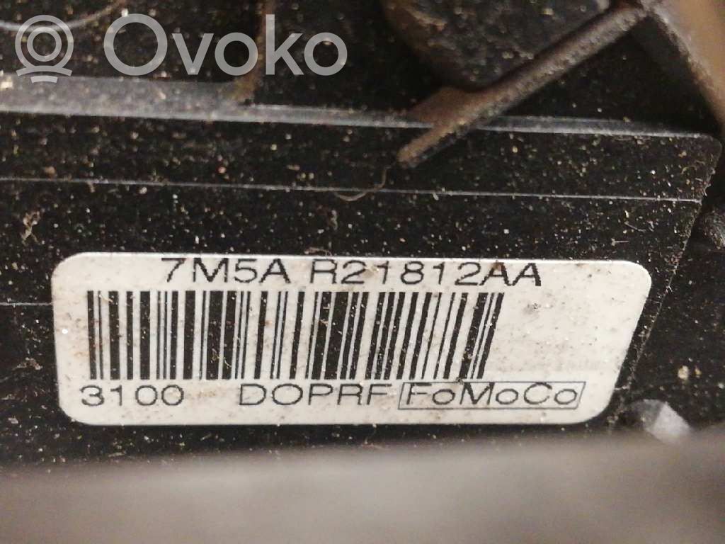 Priekšpusē slēdzene   7M5AR21812AA