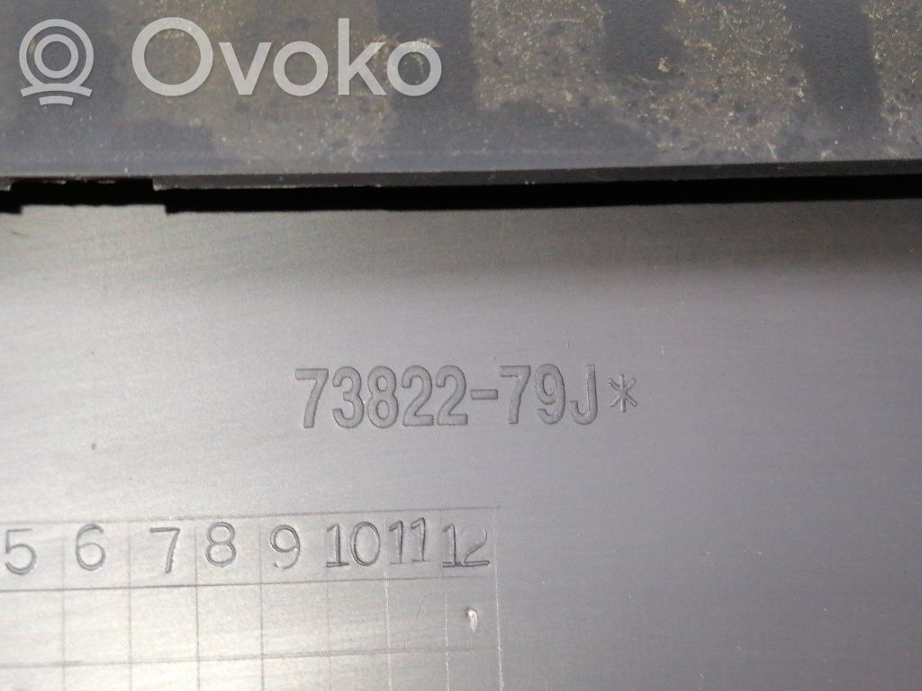 Suzuki SX4 Moldura del panel 